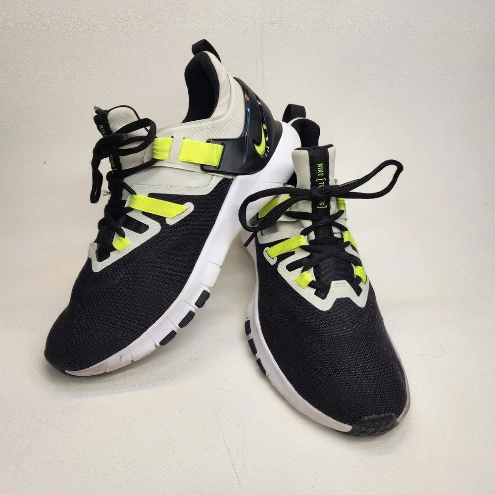 Mens Size 8 Nike Flexmethod TR BQ3063-008 Athletic Running Sneakers